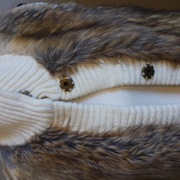 Michael Kors Fur Sweater Brass Snap Vest - Picture 4 of 7